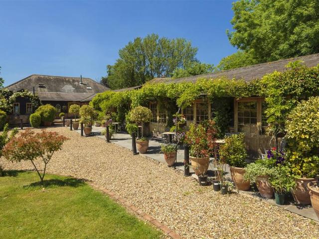 House for sale in Oad Street, Kent
