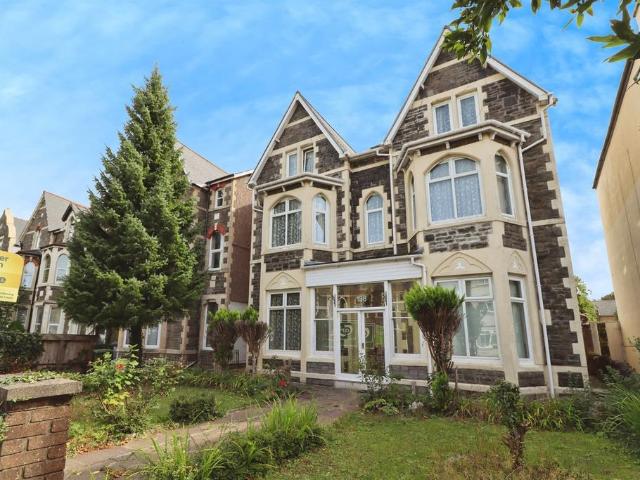 House for sale in Plasnewydd, Falcon Lodge