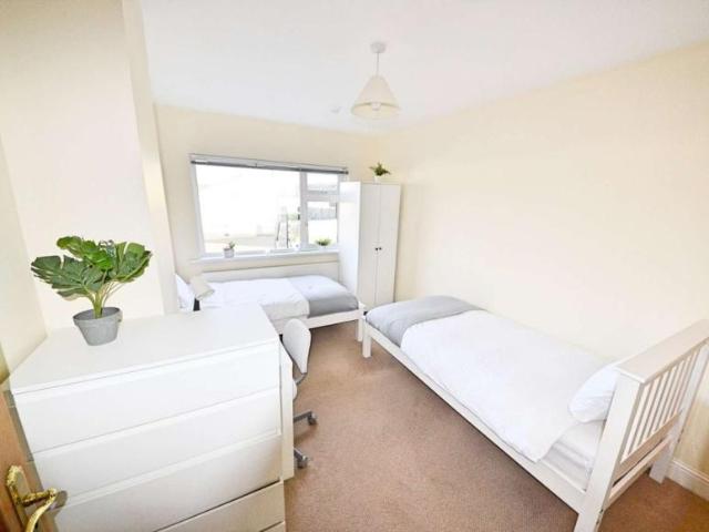 Property to rent in Bluebell, North Tipperary