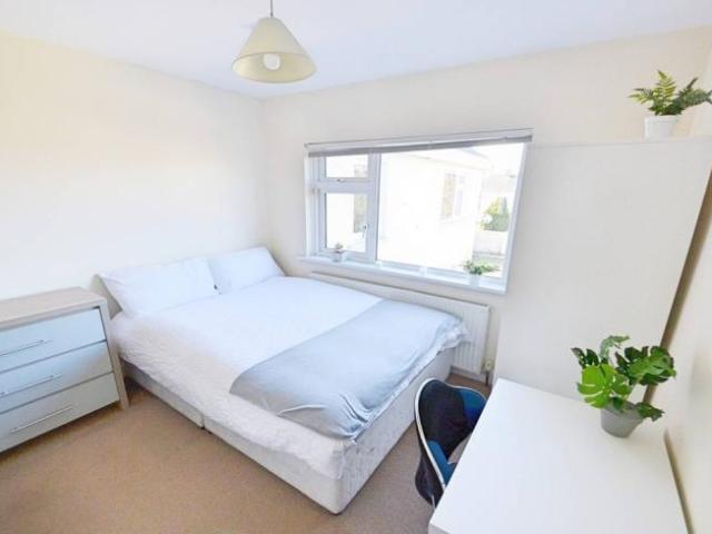 Property to rent in Bluebell, North Tipperary