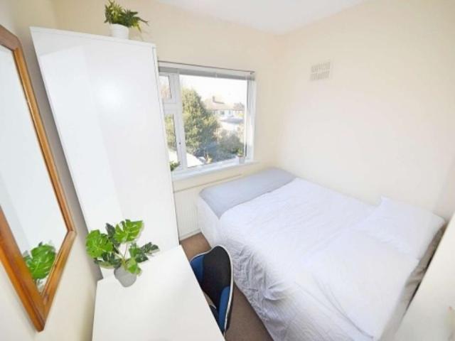 Property to rent in Bluebell, North Tipperary