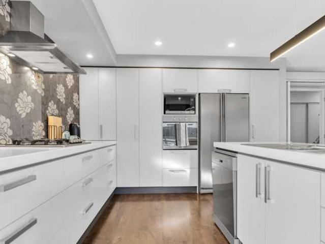 House for sale in Chaslands, Canterbury