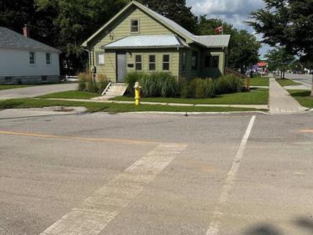 Commercial for rent in Collingwood, Ontario
