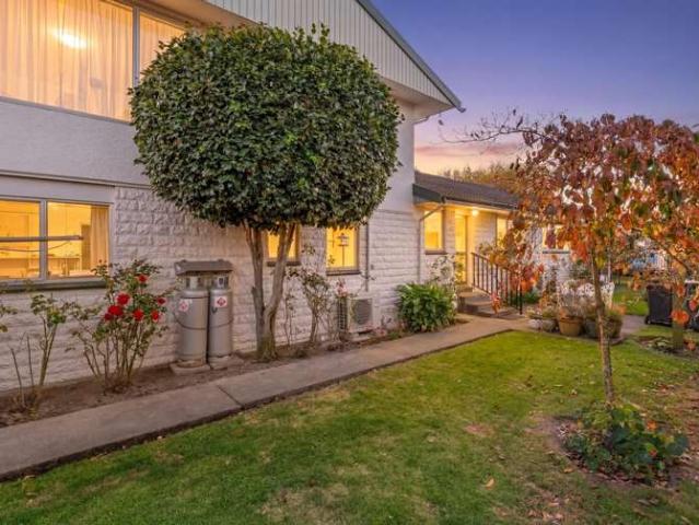 House for sale in Chaslands, Canterbury