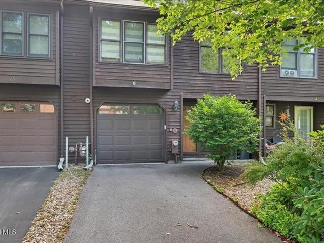 Townhouse for sale in Saratoga, New York