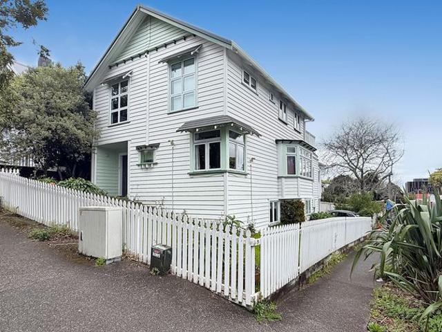 Apartment for rent in Newton, Auckland