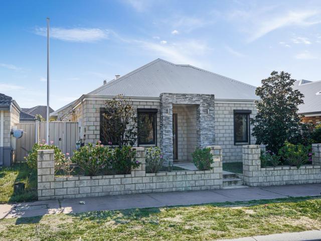 House for rent in Caversham, Western Australia