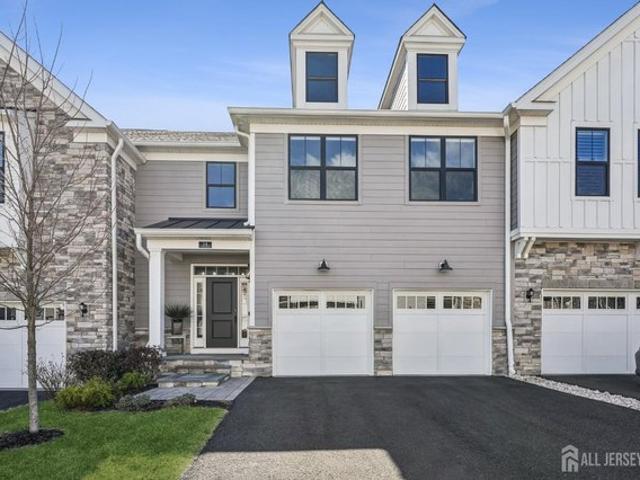Townhouse for sale in Warren, New Jersey