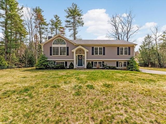 House for sale in Hubbardston, Massachusetts