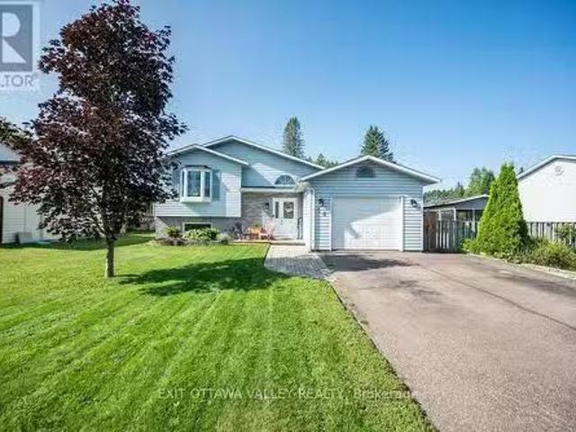 House for sale in Renfrew, Ontario