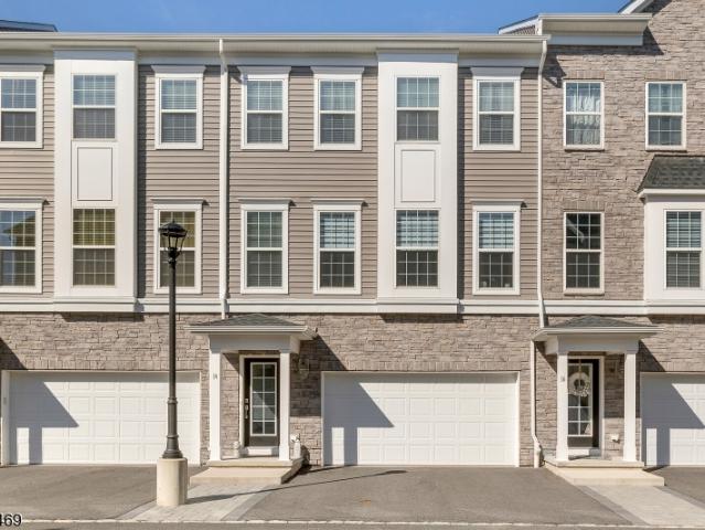 Townhouse for sale in Morris Plains, New Jersey