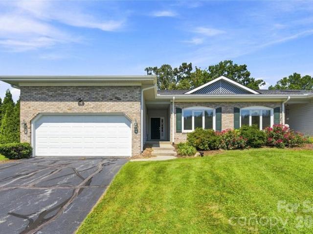 Condo for sale in Hendersonville, North Carolina