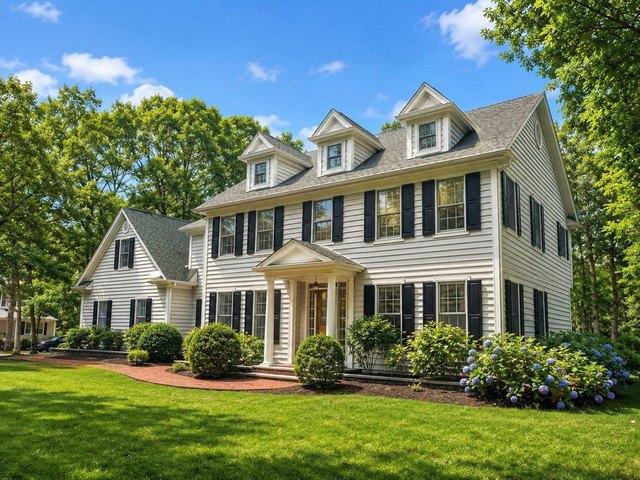 House for sale in Hay Beach, Town of Shelter Island