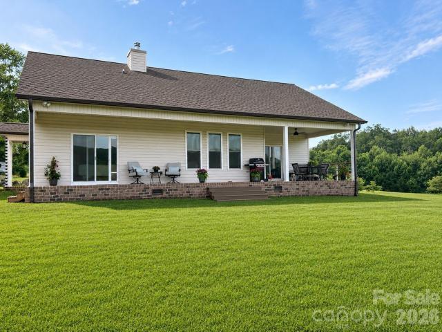 House for sale in Hiddenite, North Carolina