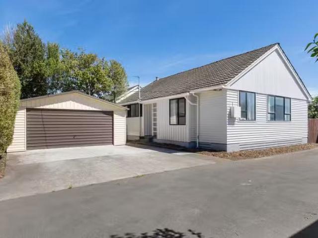 House for sale in Chaslands, Canterbury
