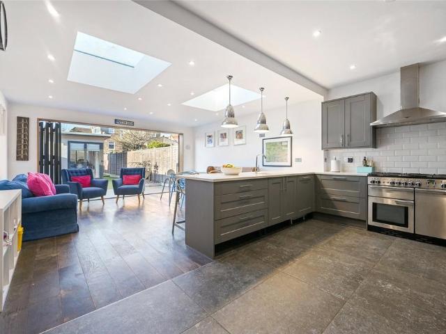 House for rent in London Borough of Ealing, Greater London