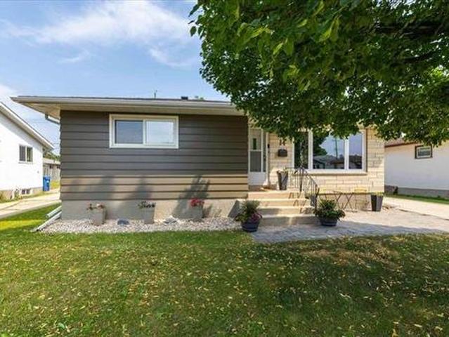 House for sale in East St. Paul, Manitoba