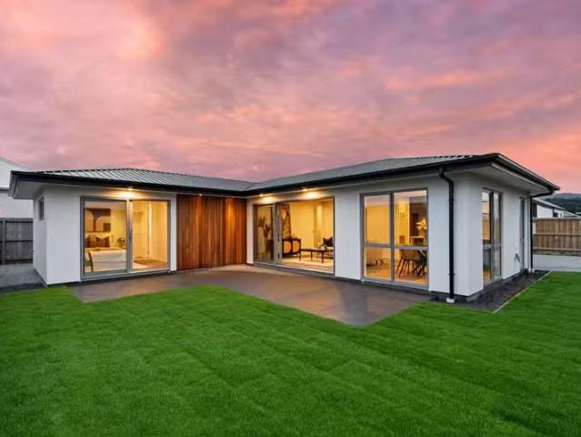 House for sale in Chaslands, Canterbury