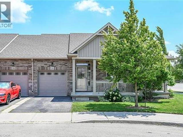 Townhouse for sale in Hamilton, Golden Horseshoe