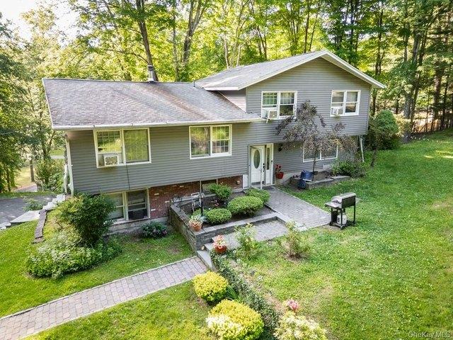 House for sale in Baldwin Place, New York