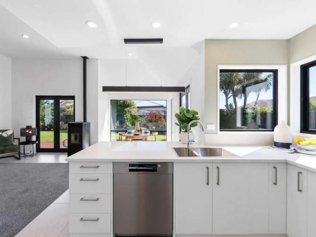 House for sale in Chaslands, Canterbury