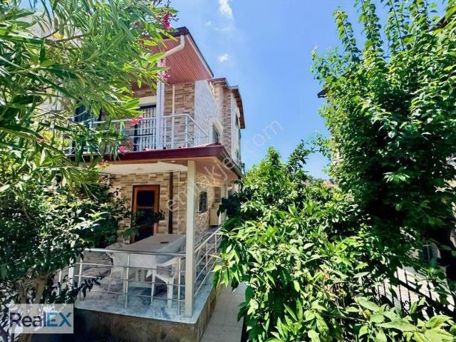 Çukuraltı Mahallesi, Menderes içerisinde satılık Villa
