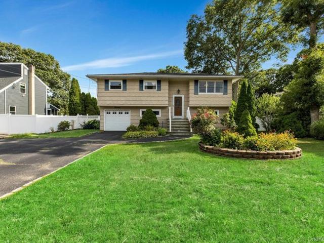 House for sale in Centereach, New York