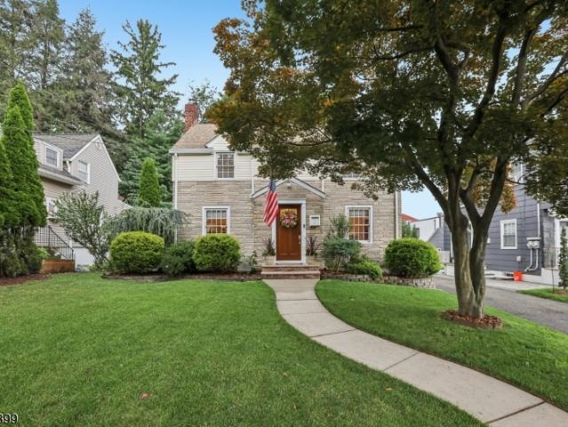 House for sale in Cedar Grove, New Jersey