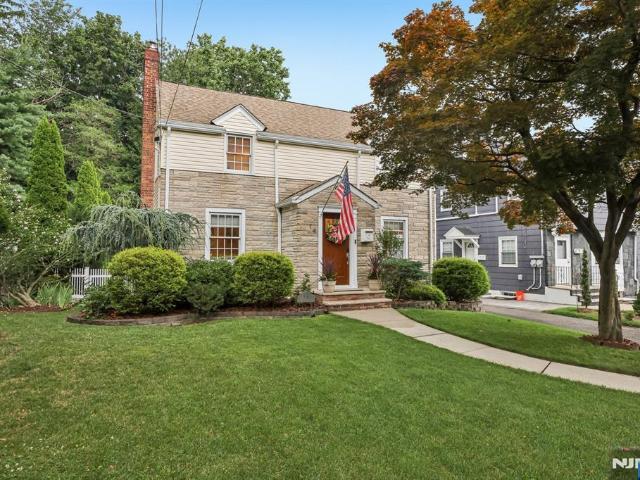 House for sale in Cedar Grove, New Jersey