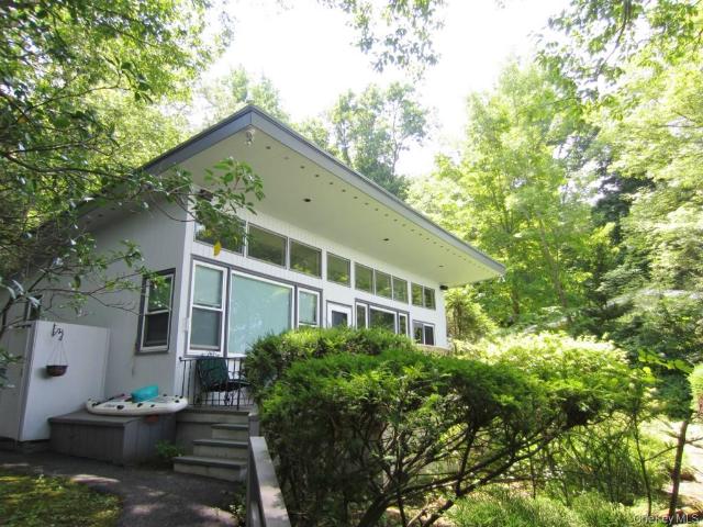 Property for rent in Baldwin Place, New York