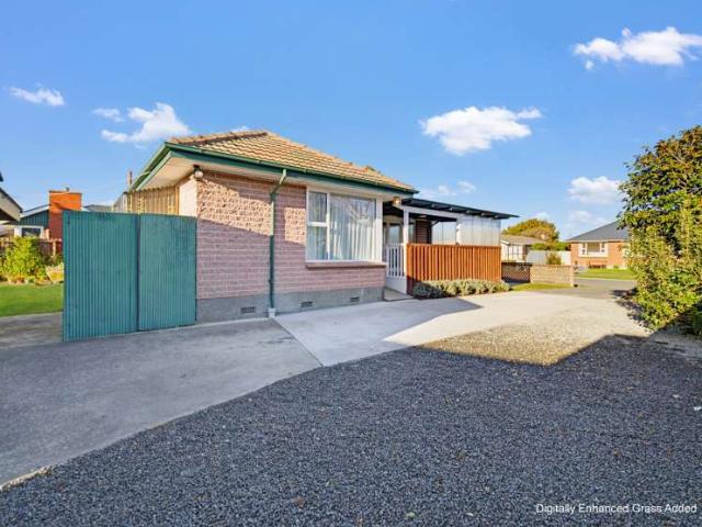 House for sale in Chaslands, Canterbury