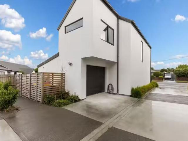 House for sale in Chaslands, Canterbury