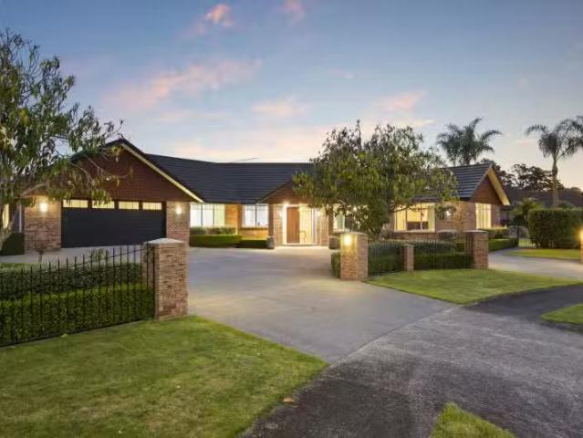 House for sale in Awhitu