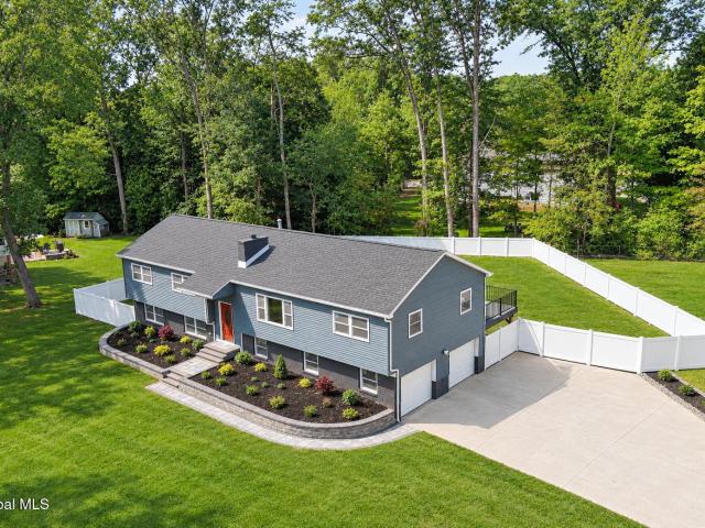 House for sale in Town of Clifton Park, Saratoga County