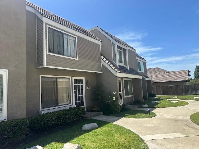 Townhouse for sale in Woodbridge, Irvine