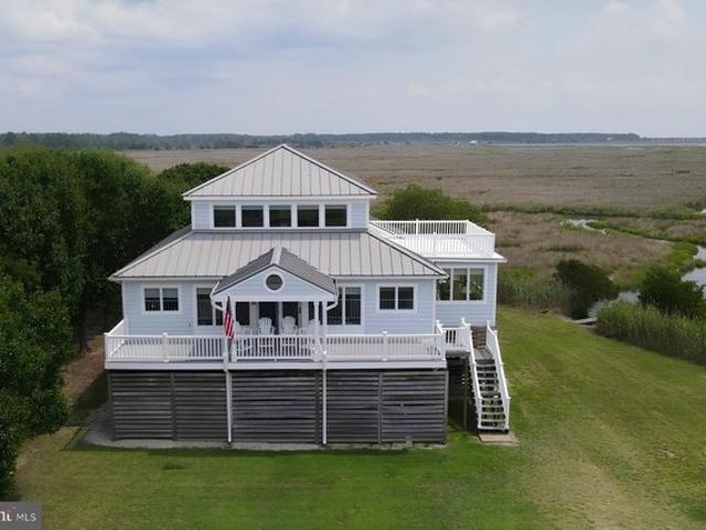 House for sale in Crisfield, Maryland