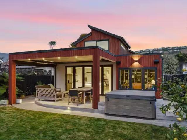 House for sale in Chaslands, Canterbury