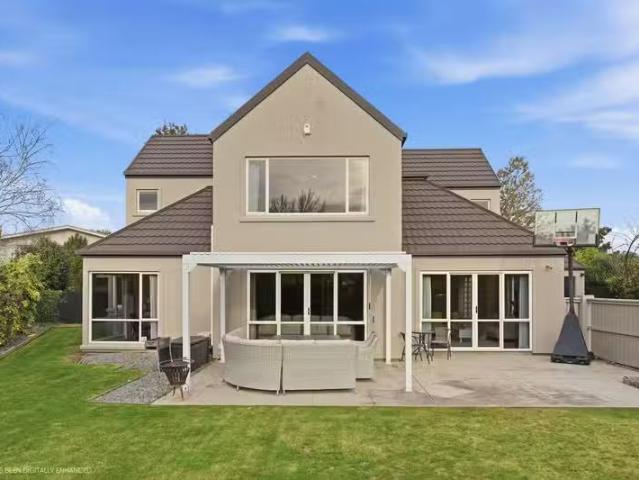 House for sale in Chaslands, Canterbury