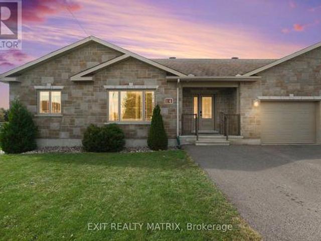 House for sale in St. Albert, The Nation