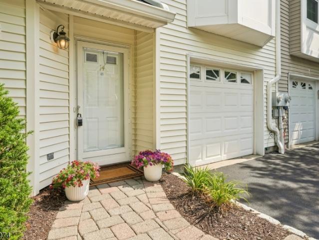 Townhouse for sale in Berkeley Heights, New Jersey