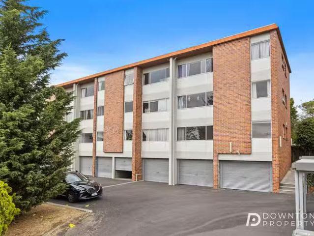 House for rent in New Town