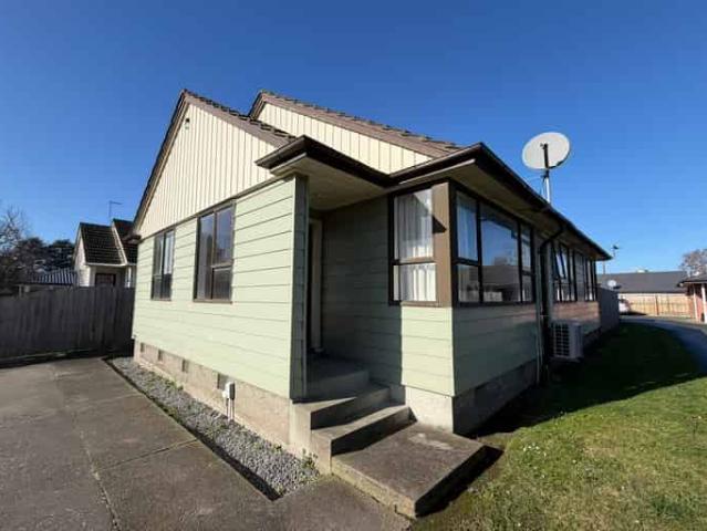 House for rent in Chaslands, Canterbury
