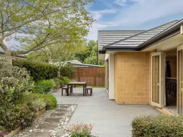 House for sale in Westmorland, Canterbury