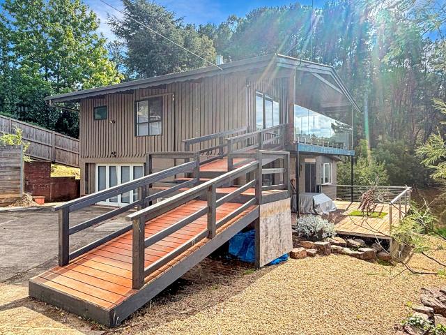 House for rent in Goughs Bay, Victoria