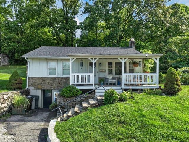 House for sale in Aurora, Indiana