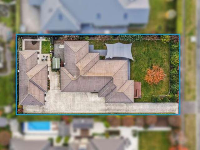 House for sale in Chaslands, Canterbury