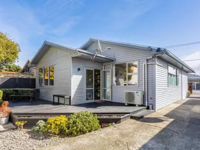 House for sale in Days Bay, Wellington