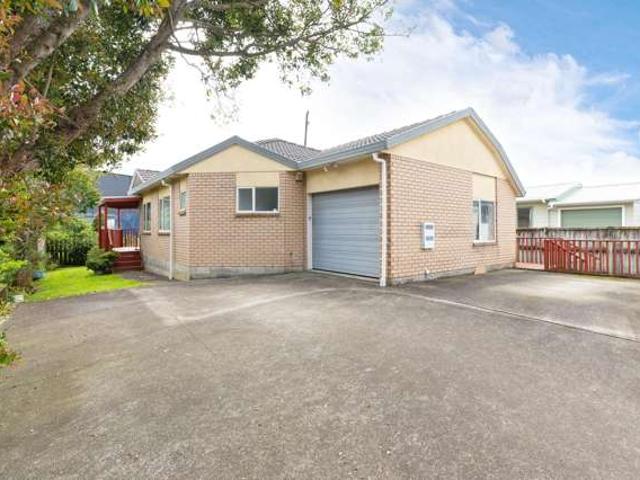 House for sale in Oroua County