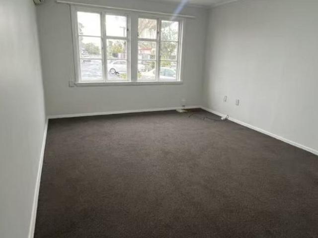 House for rent in Chaslands, Canterbury