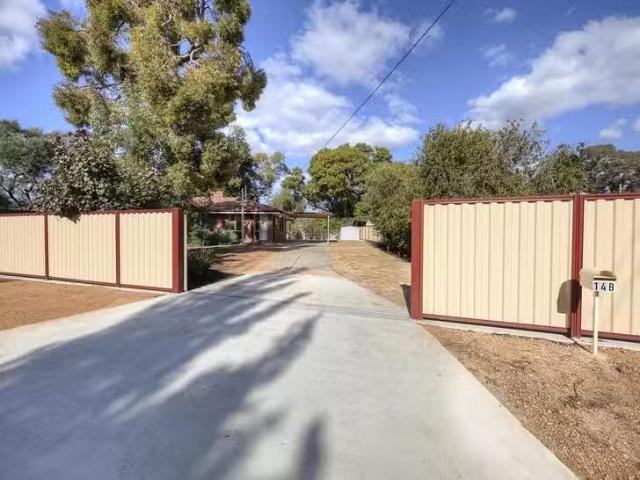 House for rent in Forrestfield, Western Australia
